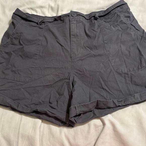 Sanctuary Charcoal Women's Cargo Shorts - Picture 2 of 5